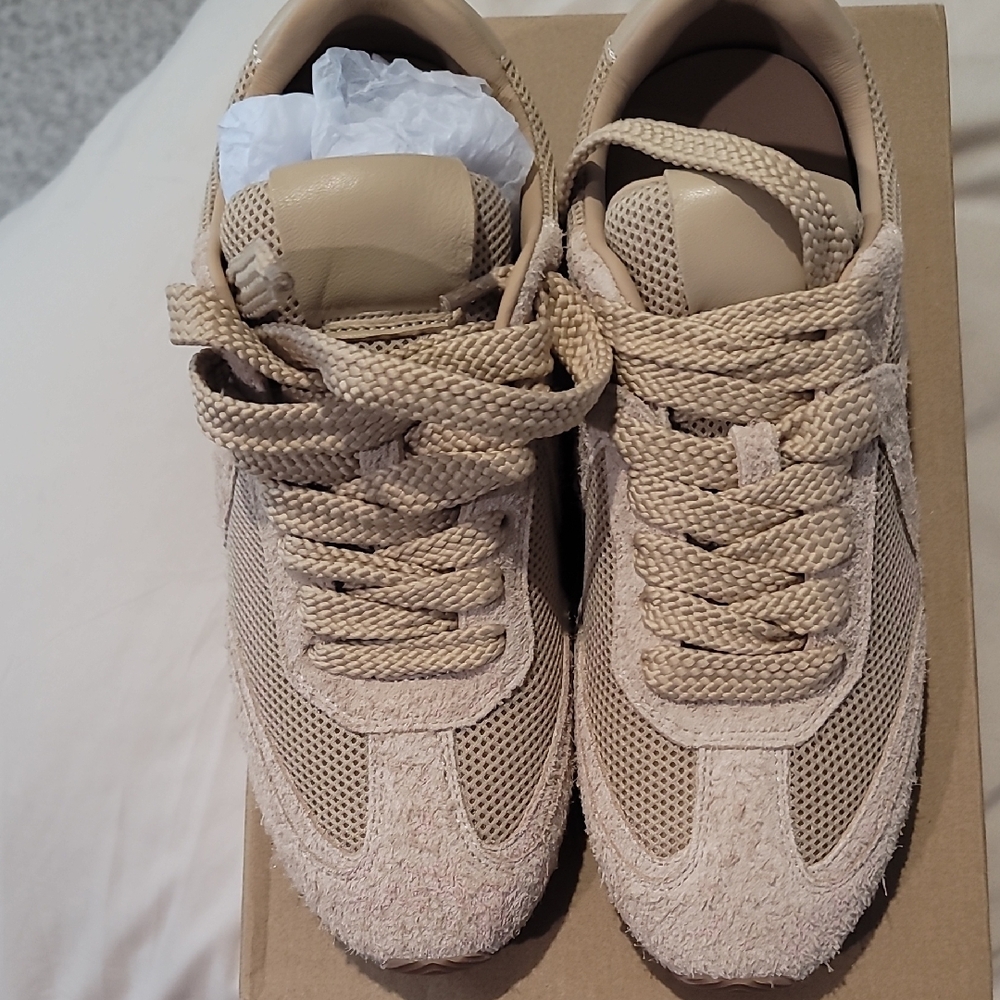 Steve Madden Beige/Blush Sneakers